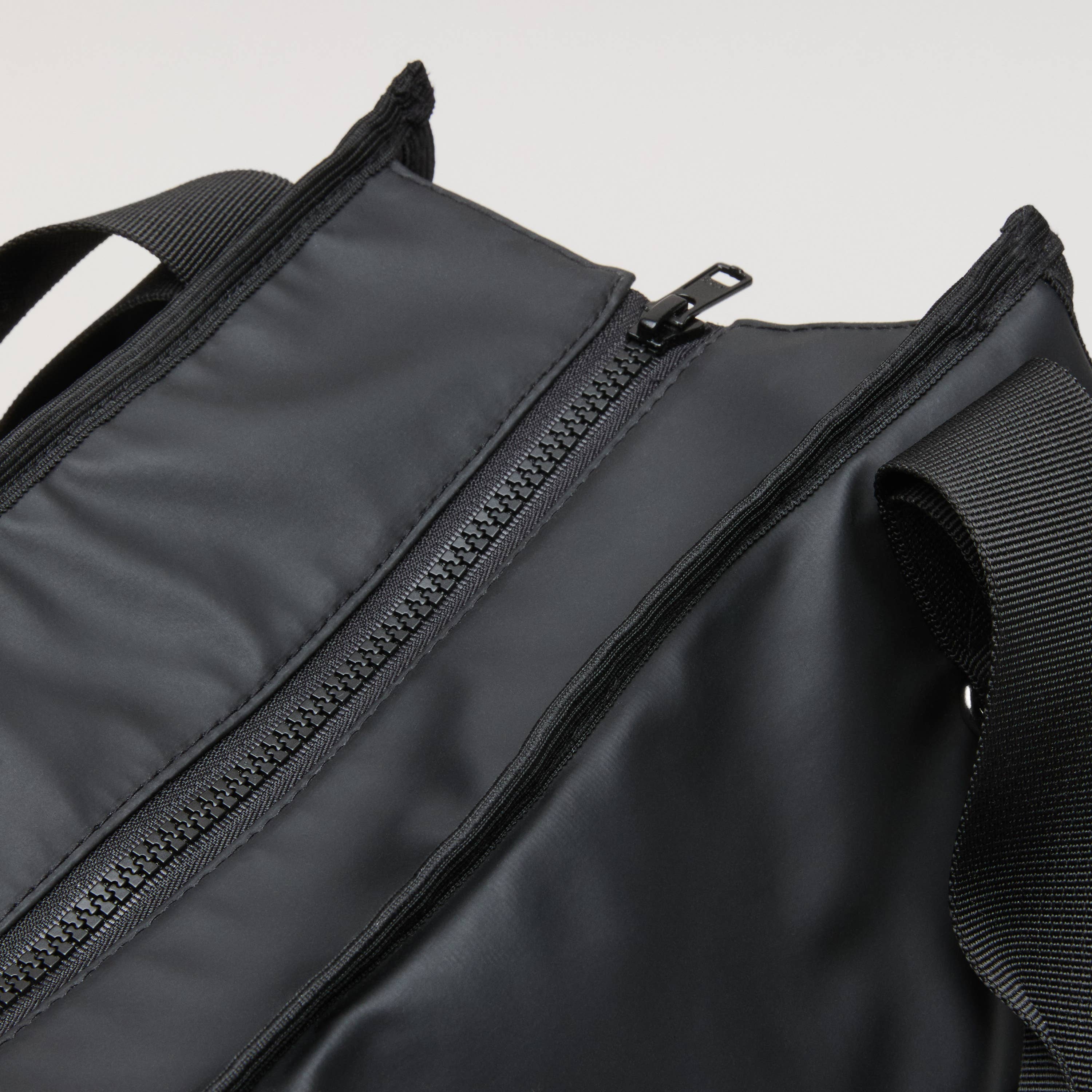 Materiale Riciclato Nero Carrier