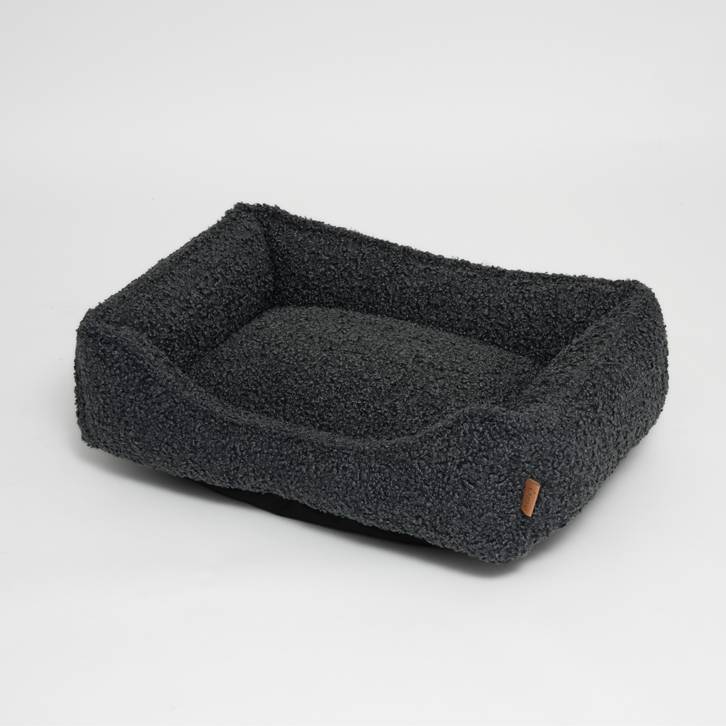 Cuccia per cani Tora di Staey | Tessuto riccio Storm: Medium